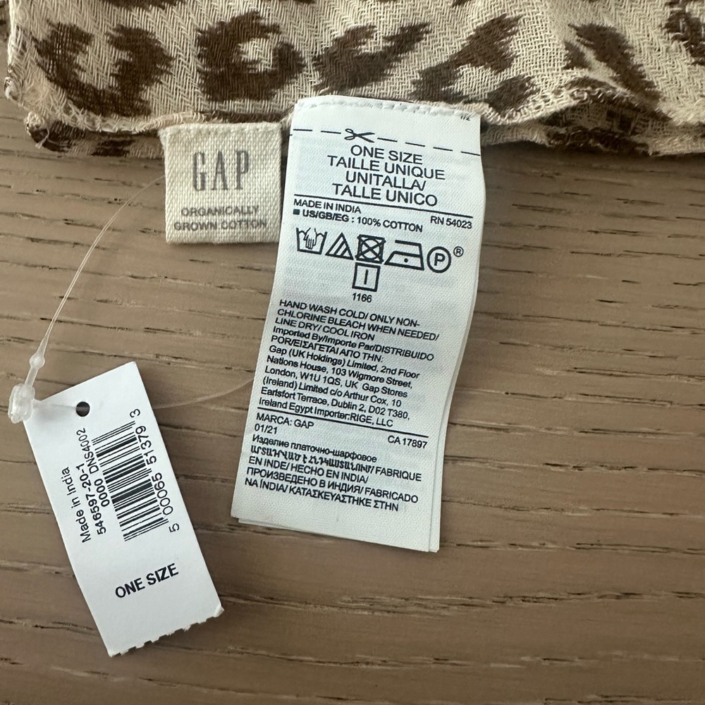 GAP Leopard Print organic cotton bandana Scarf - Picture 3 of 3